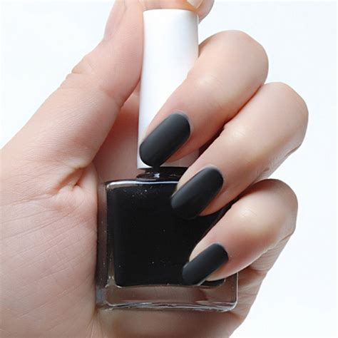 nagellack schwarz matt